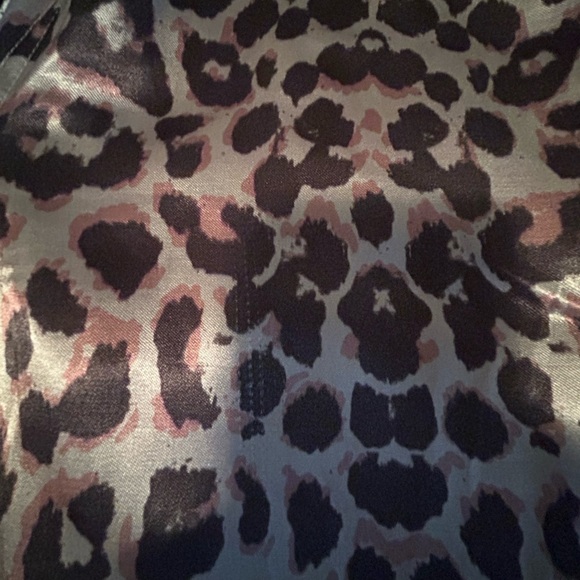 MOTHER The Lounger Ankle Pants in wildcat size M slight thread mark on leg shown - Picture 4 of 6